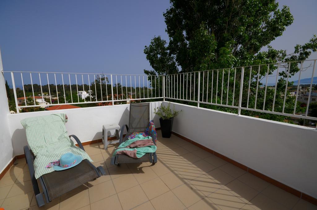 Renos Apartments Polis エクステリア 写真