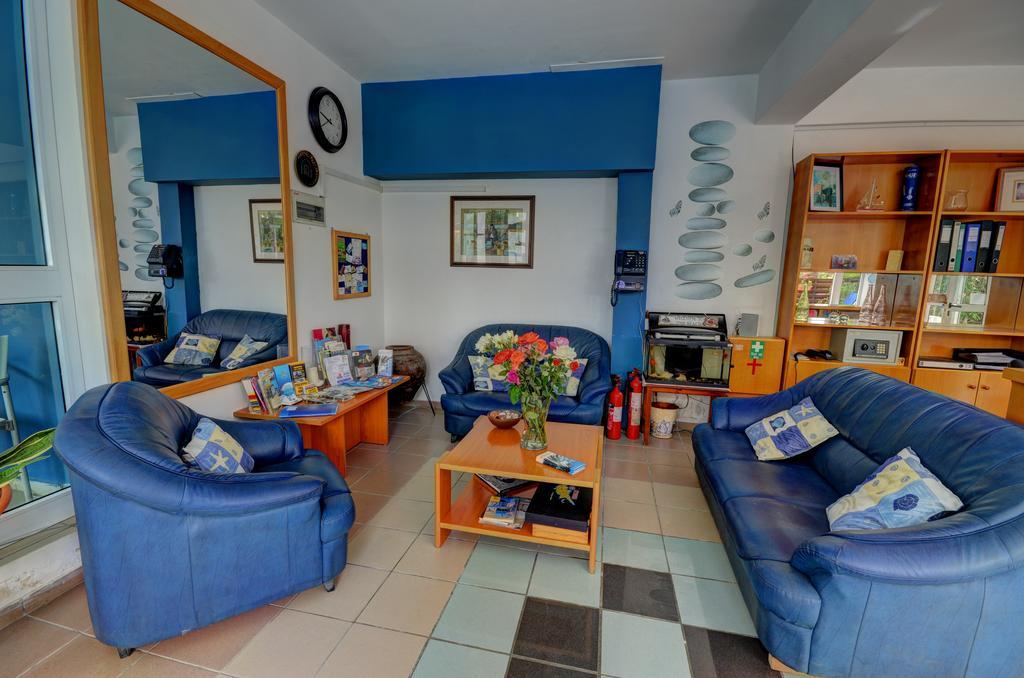 Renos Apartments Polis エクステリア 写真