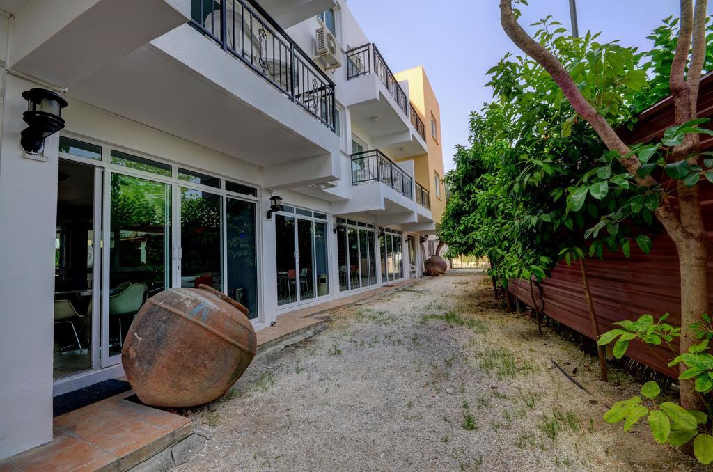 Renos Apartments Polis エクステリア 写真