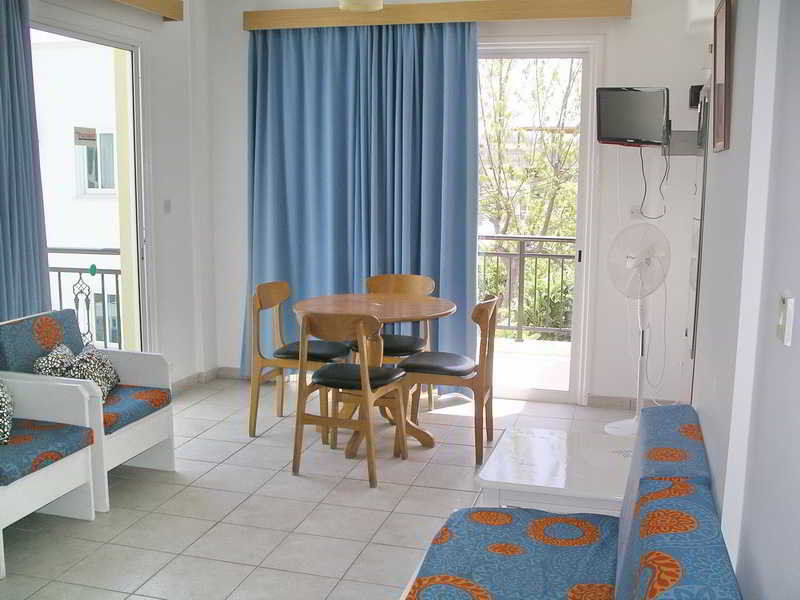 Renos Apartments Polis エクステリア 写真